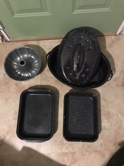 Toaster, 2 11x8 banking pans and Bundt cake pan