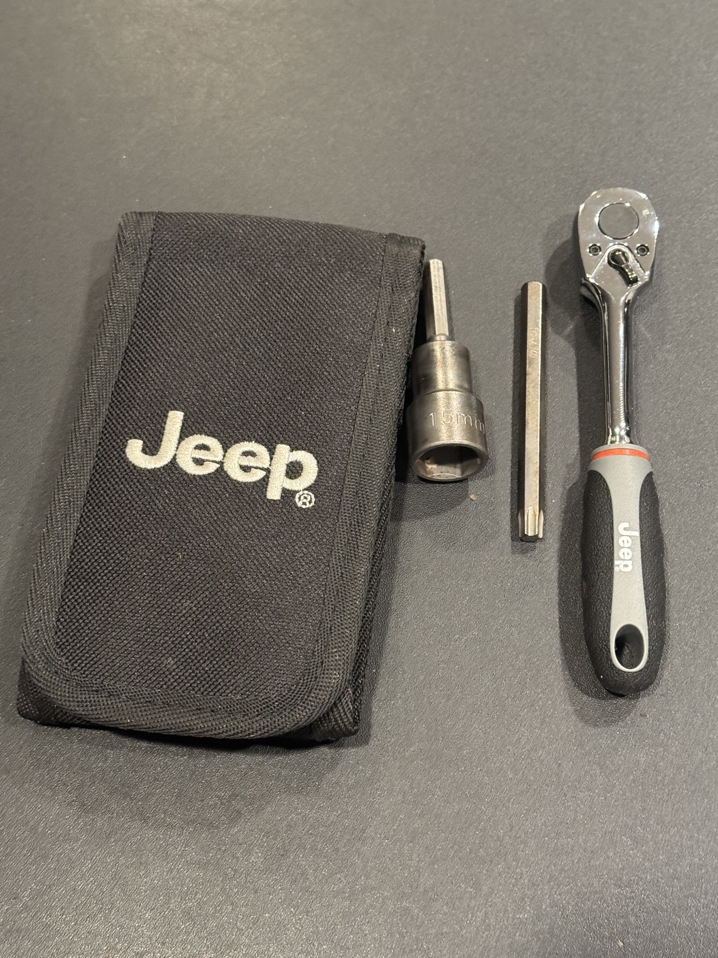 Mopar Top & Door Removal Tool Kit. Incomplete missing T50 Torx Bit. This is the OE kit that came with your Wrangler JL and Gladiator JT from the fact