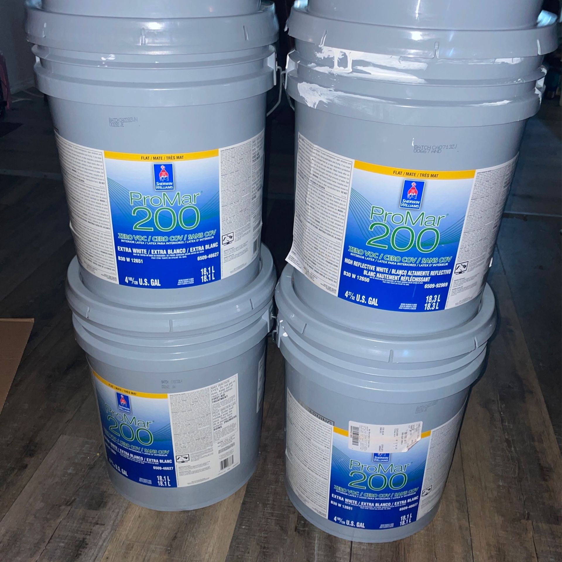 6 buckets of Paint (FLAT+WHITE)