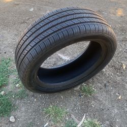 One Tire DCENTI 245/50R20. 102V 