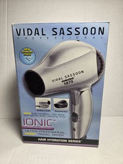Vidal Sassoon VS(contact info removed)W Travel Hair Dryer Ionic Dual Voltage Folding Handle