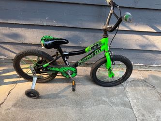 Schwinn Piston Kids Bike with Training Wheels