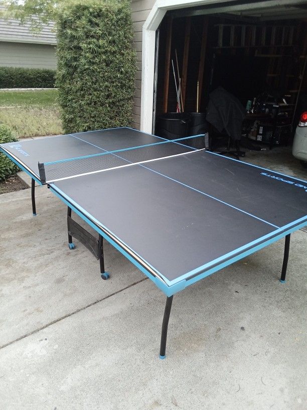 Indoor Table Tennis Pong Table