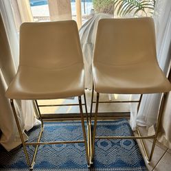 Bar Stools / Bar Height Chairs