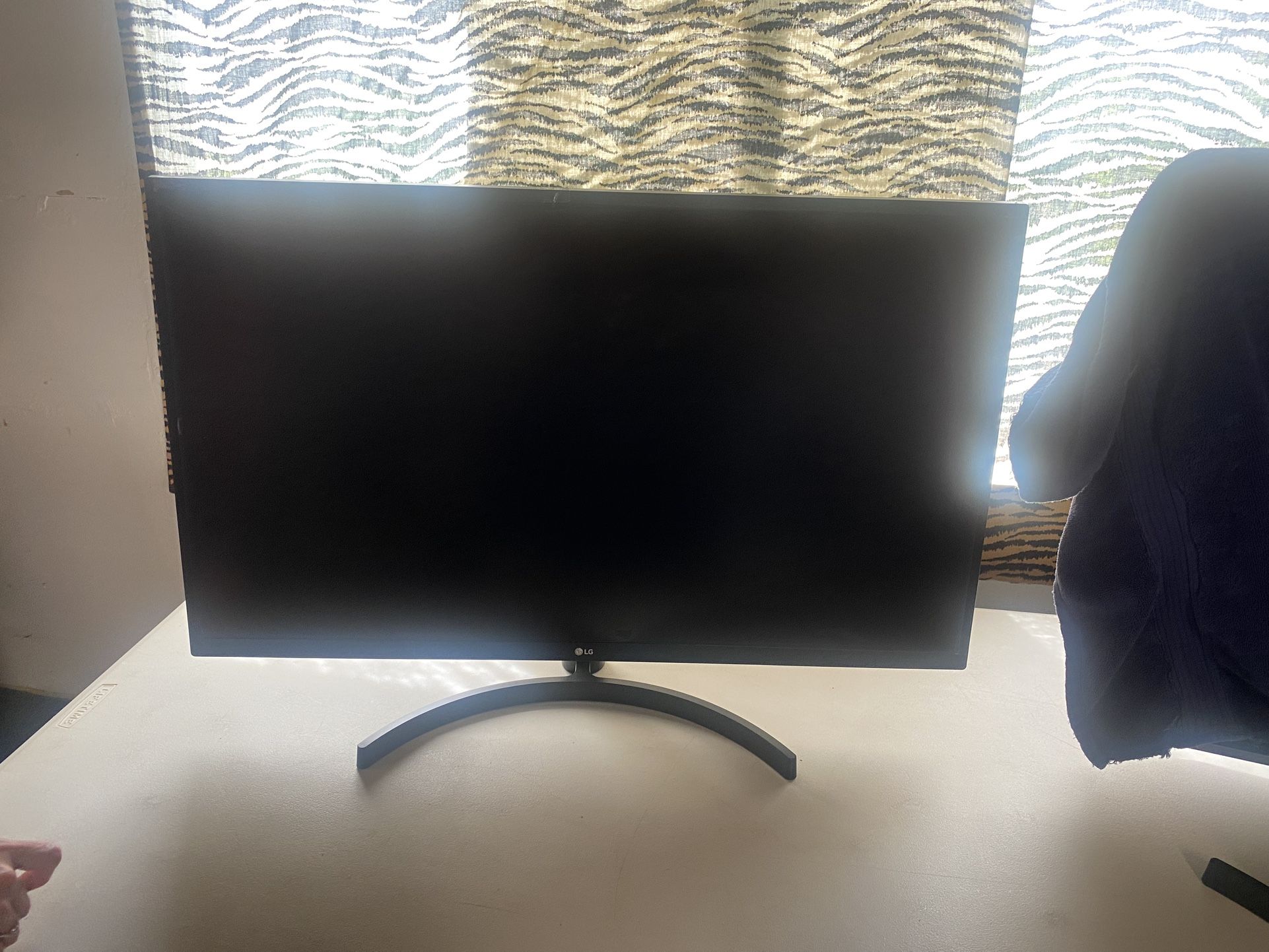 32 Inch LG Monitor