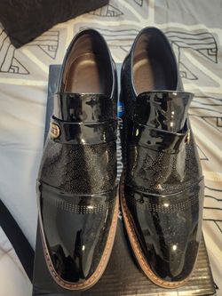 Dress shoes