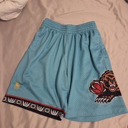 Memphis Grizzlies NBA Shorts Size M Mitchell and Ness 