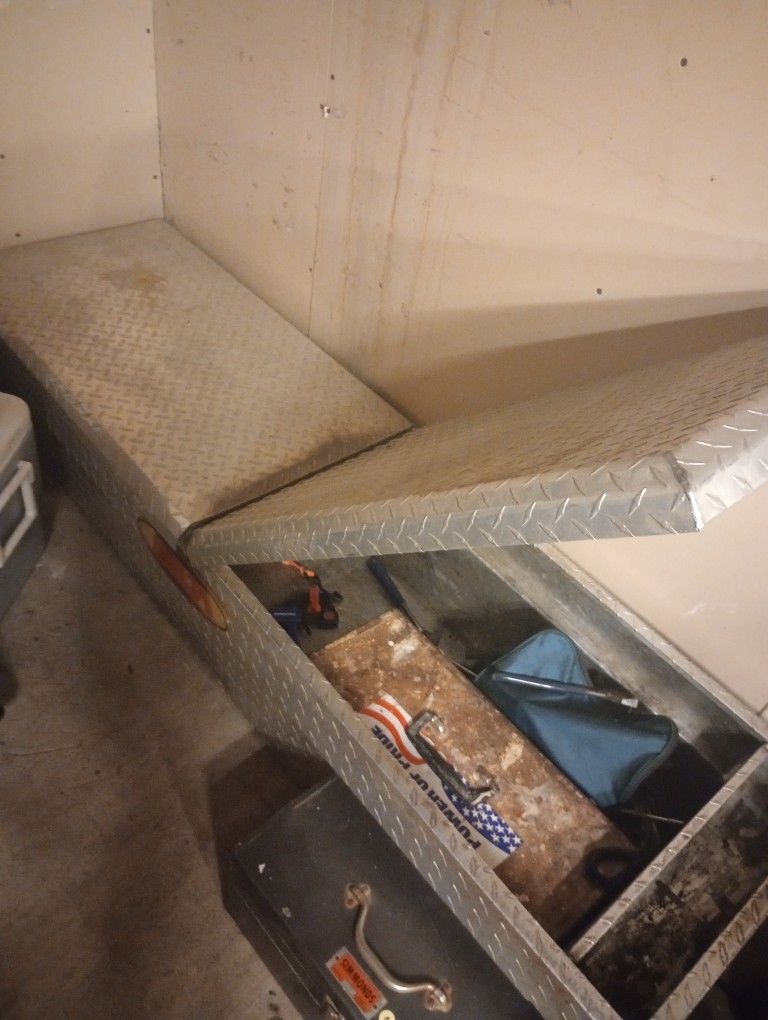 Full Sized Truck Bed Toolbox