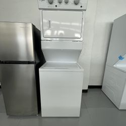 Whirlpool Stackable Electric 3.5 Cu Ft Capacity Washer And Dryer 