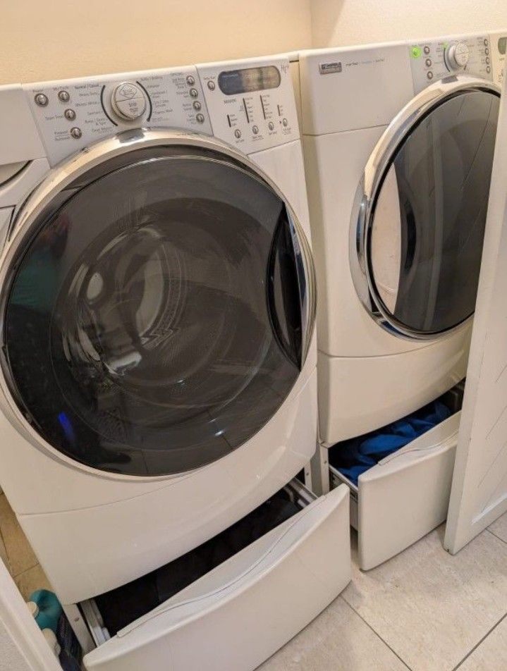 Kenmore Elite Washer & Dryer With Matching Pedestals (Read Description)