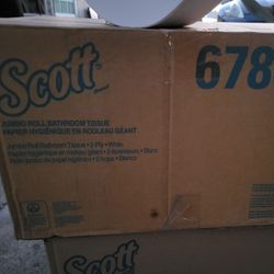 Scott Jumbo Rolls