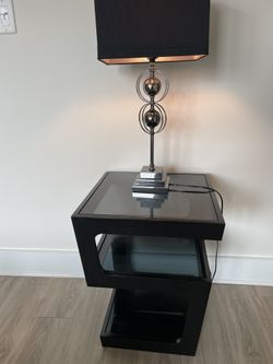 2 Living Room Tables With Matching Laps