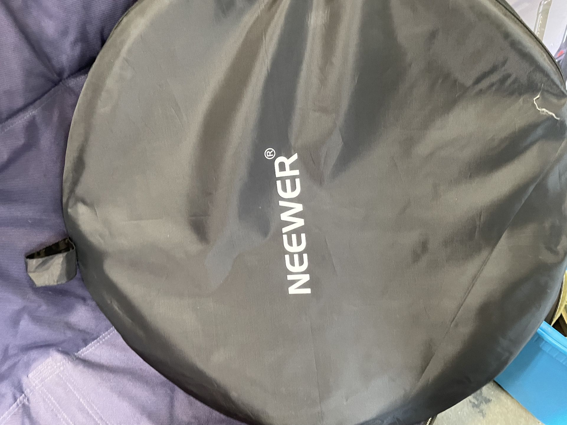Neewer