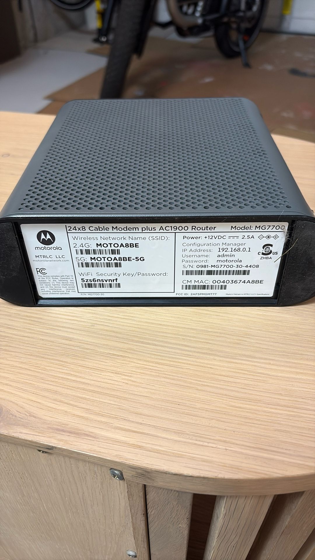 Motorola MG7700 Cable Modem + AC1900 WiFi Router – Excellent Condition