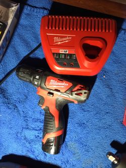Milwaukee M12 Drill KIT with Battery & Charger! Only 45 today 💥💥👍🏽