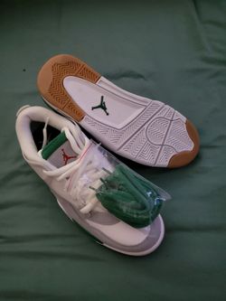 NIKE AIR JORDAN 4