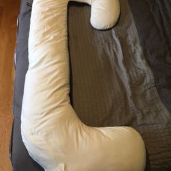 Maternity body pillow