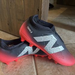New Balance Tekela V4 Soccer Cleats Youth Size 5 – New