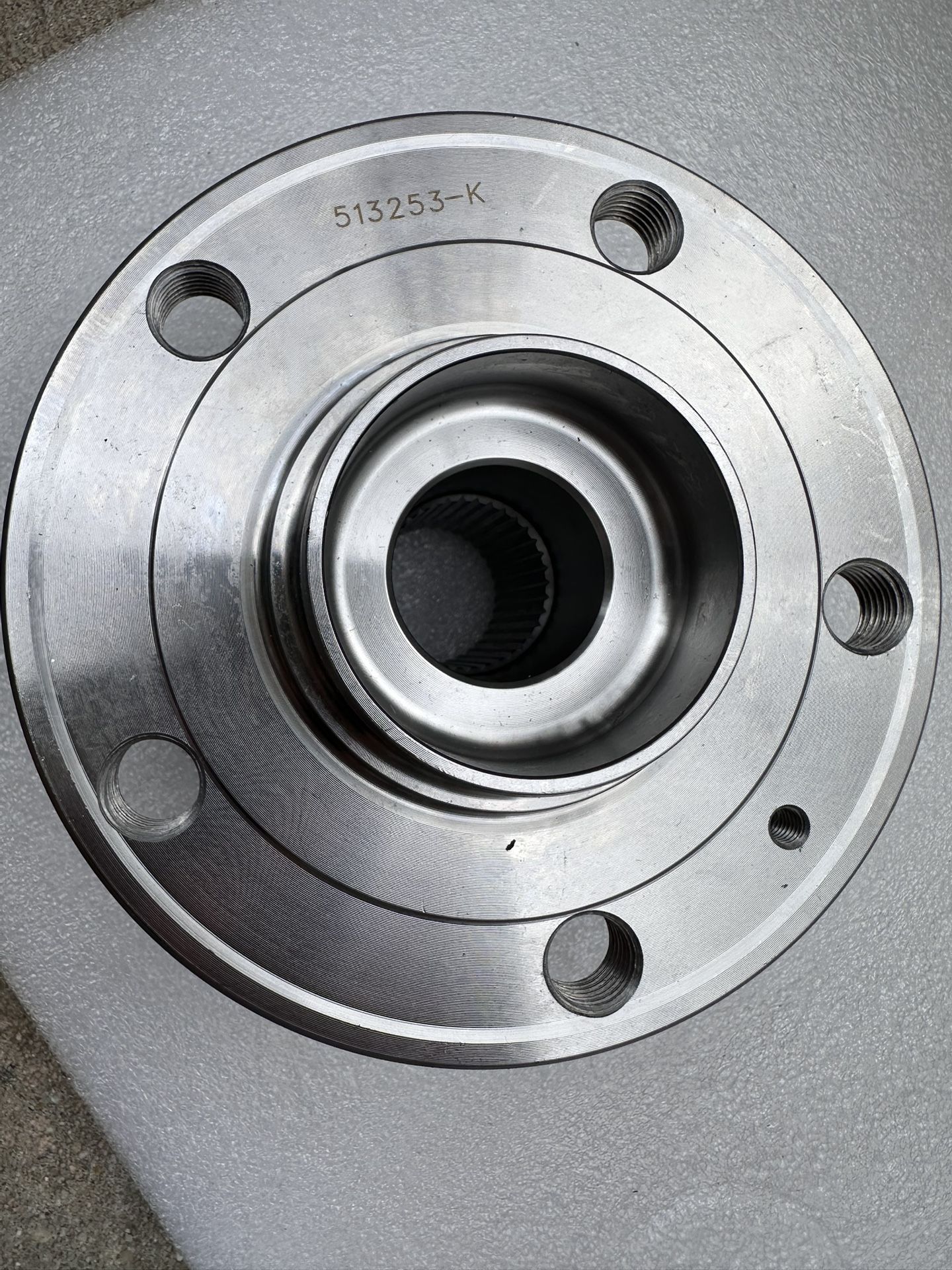 Wheel Bearing Hub Assembly Fit for Audi A3 Quattro Q3 TT 12-18 VW Beetle 09-17 CC 07-16 Eos 10-14 Golf 12-13 Golf R 10-14 GTI 05-18 Jetta Passat 08 R3