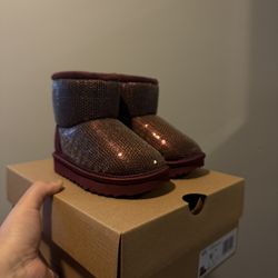 Toddler Girl Ugg’s Size 8