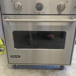 Viking Professional 30” Single Convection Wall Oven