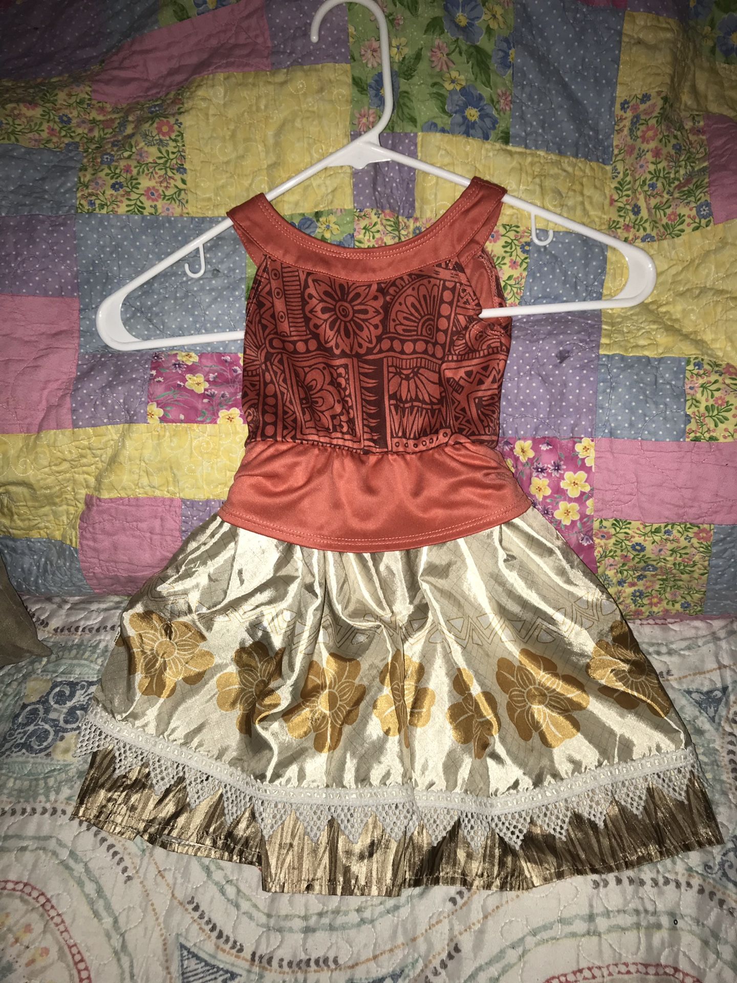 1-3t Moana costume $10