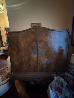 Antique Bar