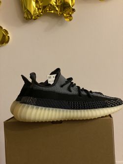 Adidas Yeezy 350 V2 Carbon size 7.5