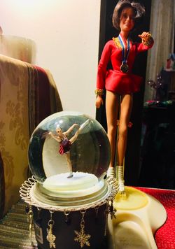 Dorthy Hamill andMichelle Kwan collectibles PENDING 