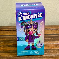 XOX Kweenie Series – Gearless Kweens Mystery Collectible Figure** 🎁✨👑