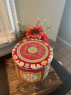 Decorative Round Metal Tin with Lid