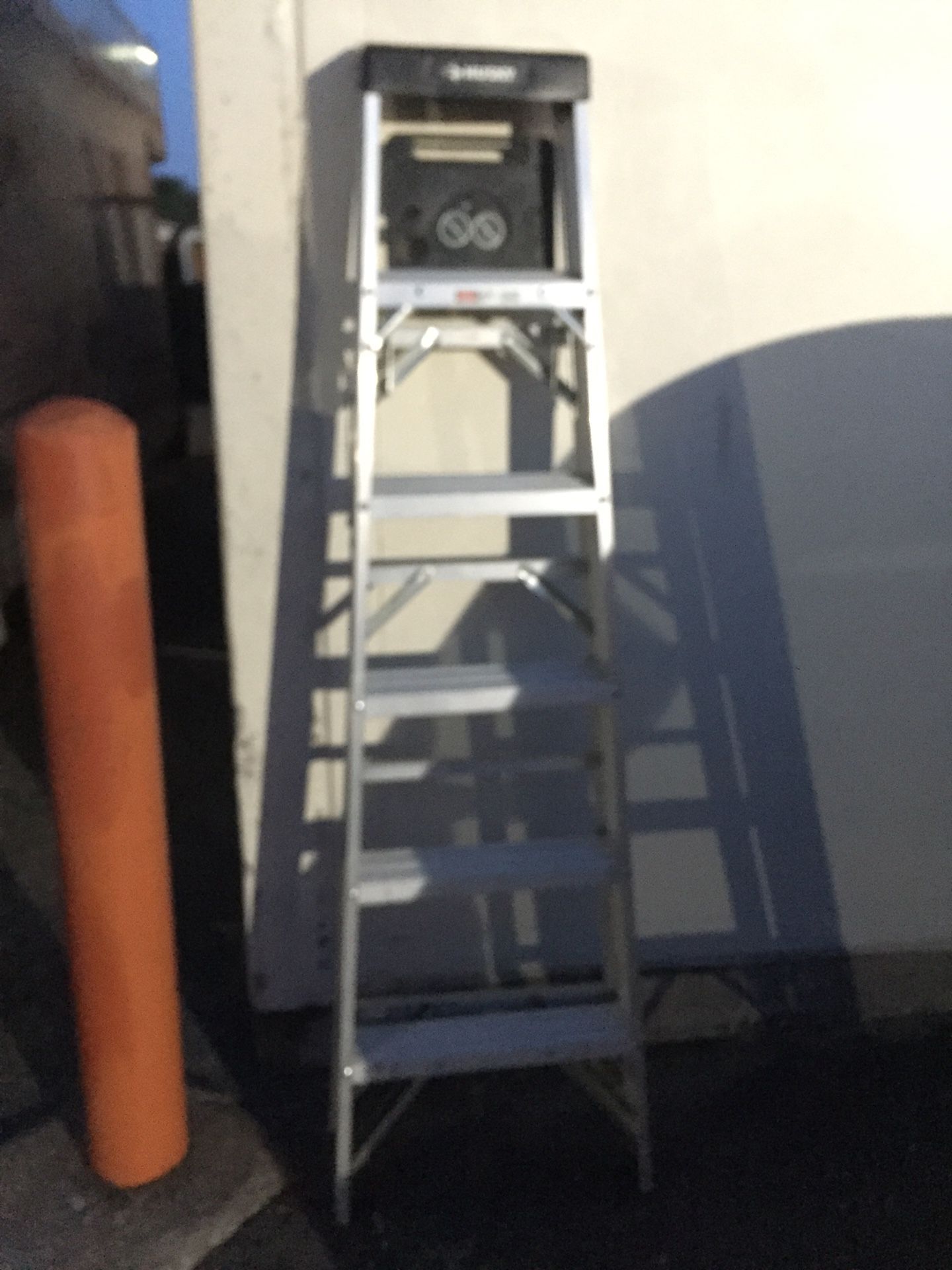 6ft Husky Aluminum ladder