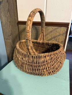 Farmhouse egg basket