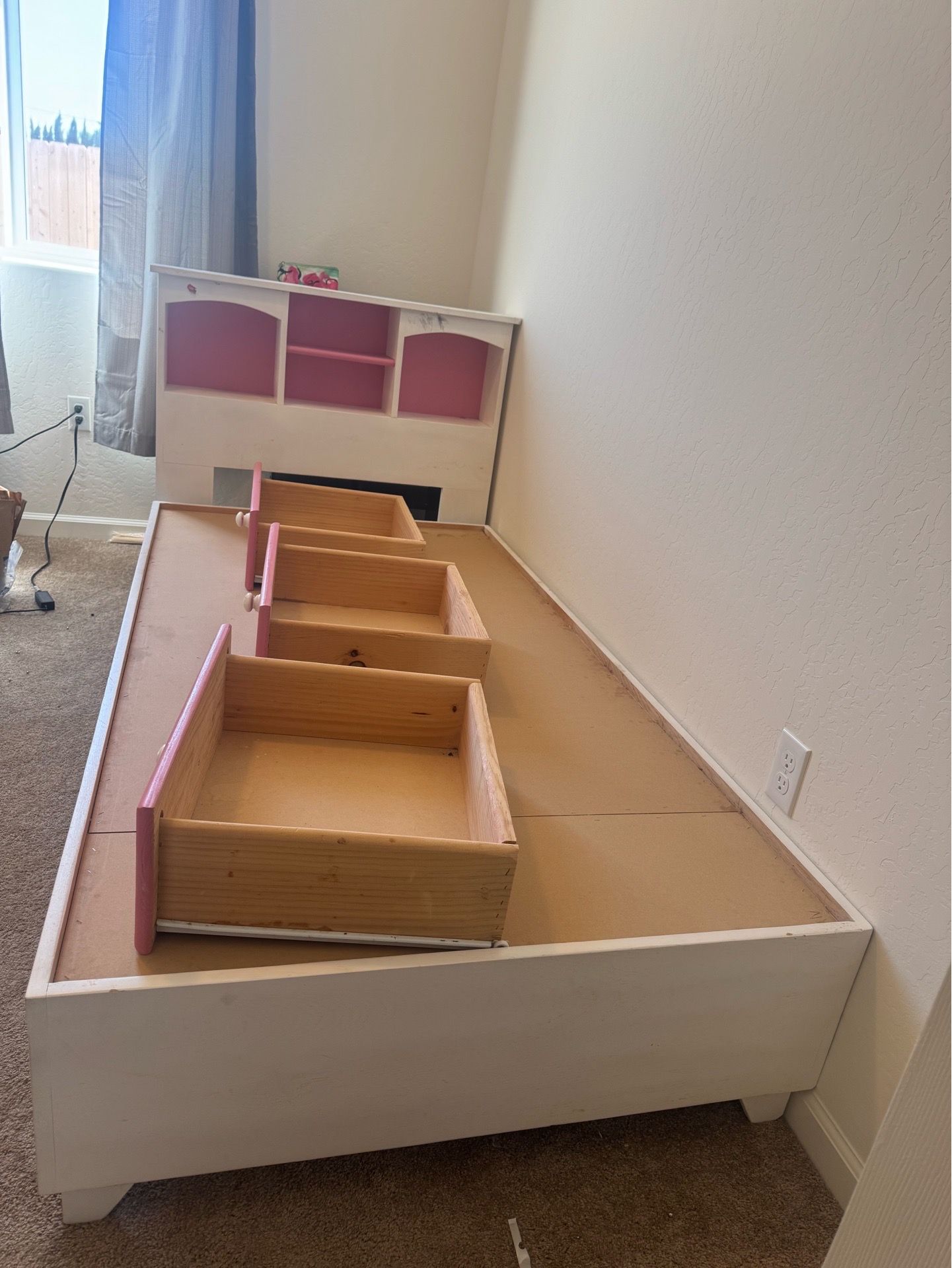 Twin size bed