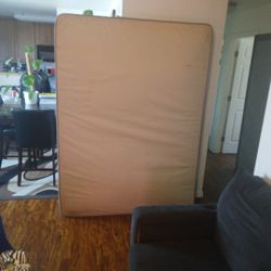 QUEEN SIZE MATTRESS AND BOX SPRING