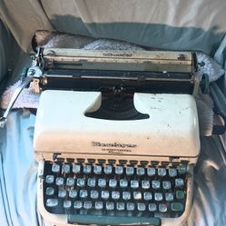 Manual Typewriter 