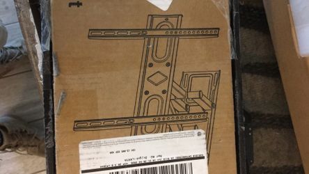 Full motion TV wall mount