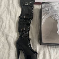 Pleasers Adore 3028 - 7” heel, size 6