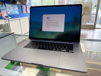 MacBook 16in - Loaded with Software