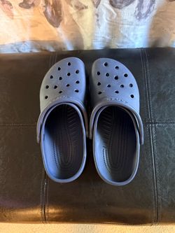 Crocs size 10