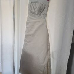 Wedding Dress. Size 12, Ivory Color, + 2 Pillows =$150