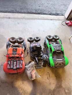 3 Traxxas UDR