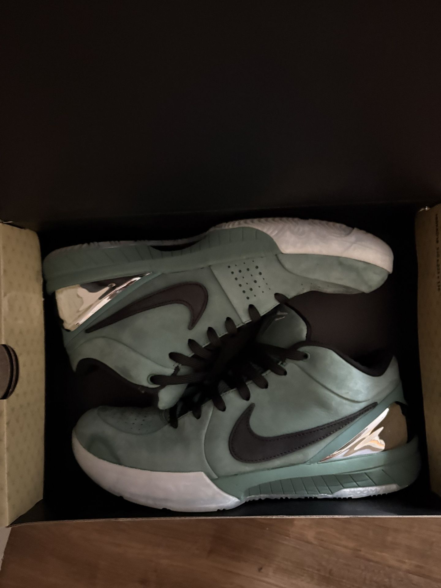 Kobe 4 protro “Girl dad”