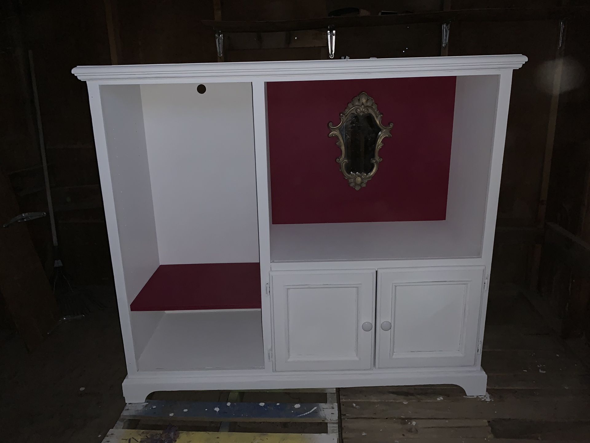 Super cute children’s vanity!