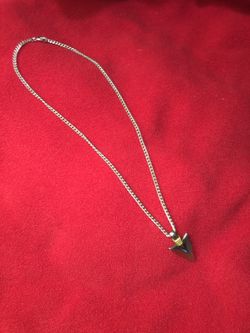 Nice arrowhead Necklace Abs pendant Not gold not Silver not platinum