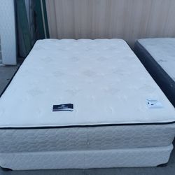 Queen Plush Mattress And Box Spring 