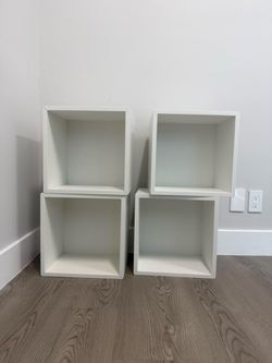 Estantería de pared blancos
