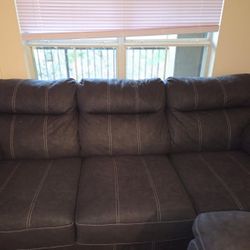 Capiton Couch And Loveseat 