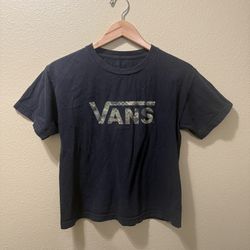 Men’s VANS Black Camo Camouflage Logo Spell Out Short Sleeve Graphic T-shirt  Size: Small  Measurements:  Shoulder (seam to seam): 17” Pit to pit: 18”