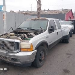 2001 Ford F350 For Parts 